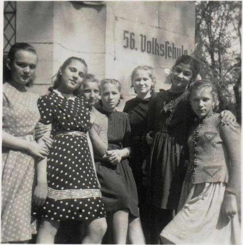 Школа 1946 год. Фото школы 1946. Музыкальная школа 1946 год. Советские 5-ти классницы.
